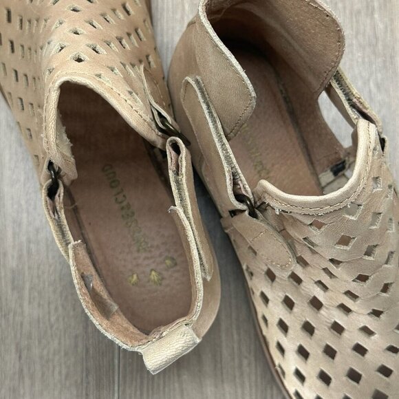 Musse & Cloud Caila Bootie Womens 10 Leather Perforated Hook & Loop Flat Beige - Picture 10 of 12